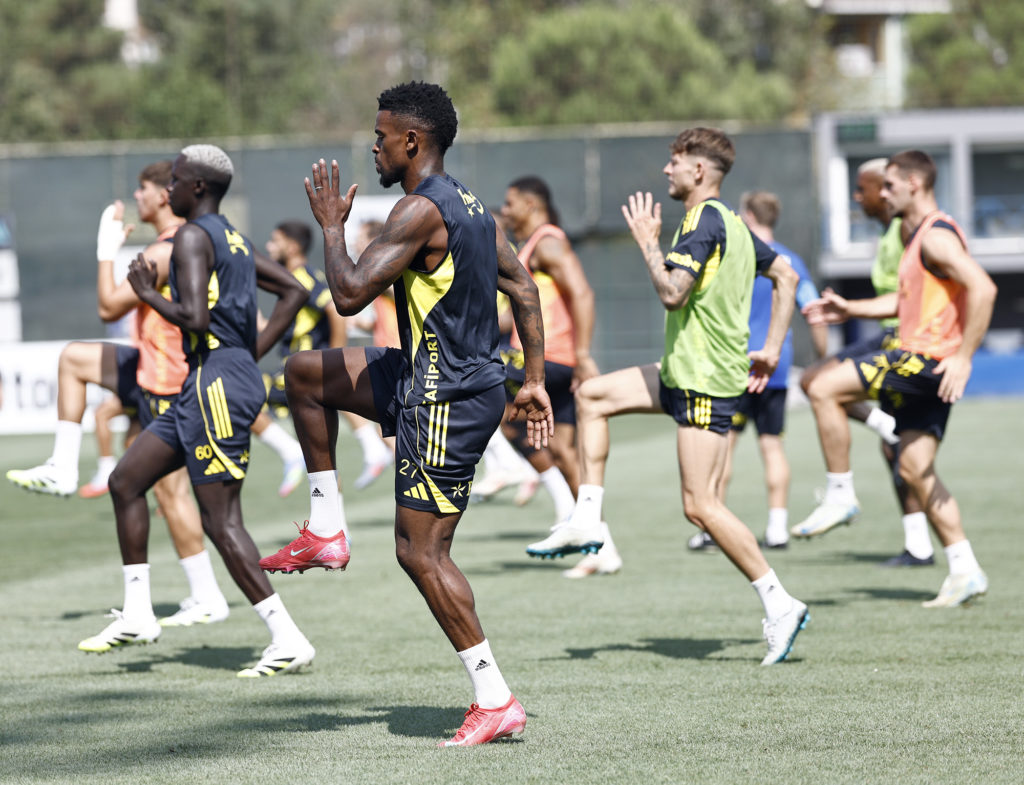 Fenerbahçe’ye Şampiyonlar Ligi’ndeki Feyenoord maçı öncesi müjde