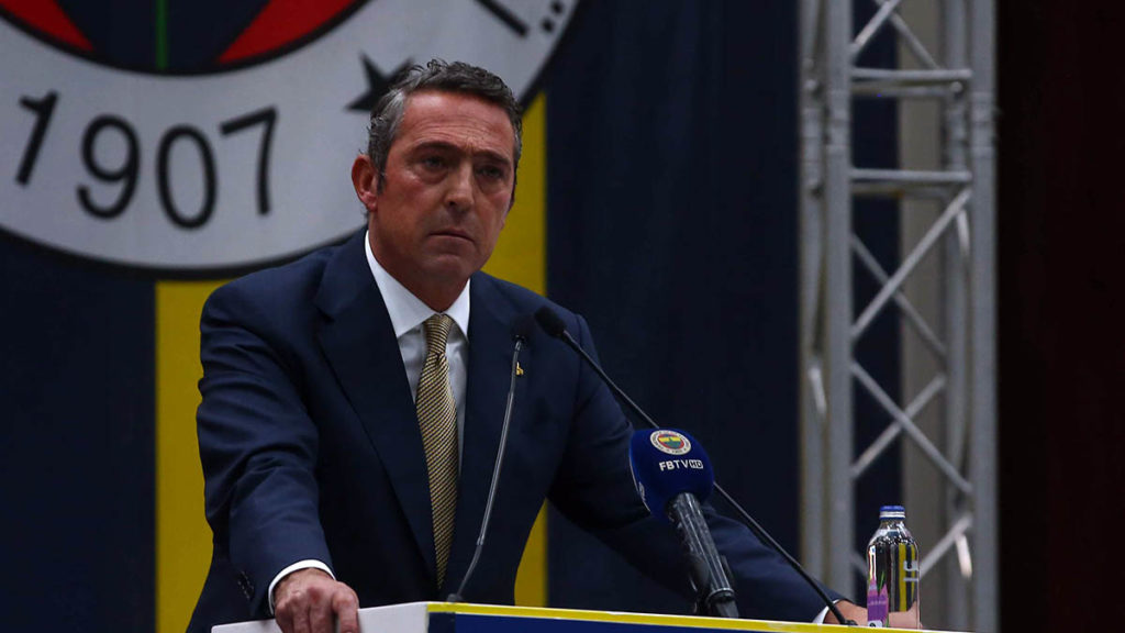 Fenerbahçe’de Ali Koç sözünü tutamadı. Taraftar Ali Koç’a karşı başkaldırdı