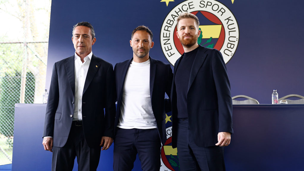Domenico Tedesco’nun imza töreni düzenlendi