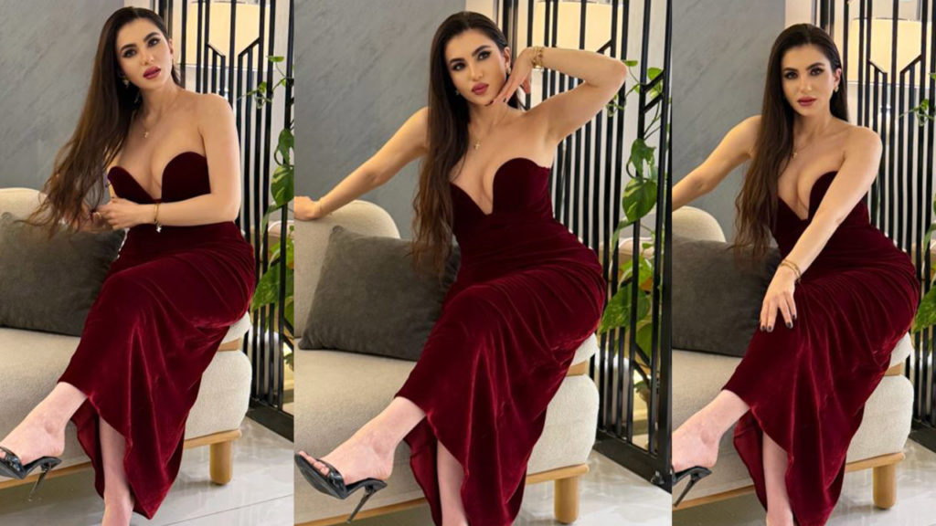 Güzel manken Ayşe Arma gelinliğiyle defilenin yıldızı oldu! Podyumda gözleri kamaştırdı